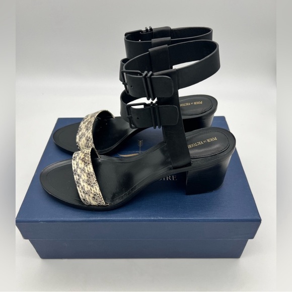Pour La Victoire Dagney Double Buckle Sandals Women's Shoes 9.5 NEW NWT
Snake - Picture 2 of 8